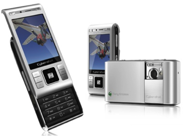 The many faces of the Sony Ericsson C905
